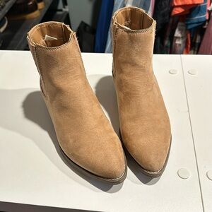 Beige booties!